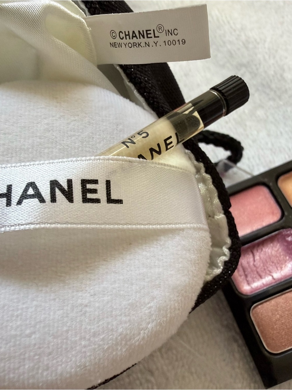 CHANEL Pink Lipstick & Bronze  Eyeshadow Palette with B/W Satin Pouch